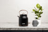 1 HADEN PODZIM 2022-206565_HERITAGE KETTLE (BLACK & COPPER) LIFESTYLE.JPG